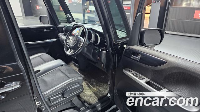 Honda N-BOX 0.6 Turbo 2WD 2015 — фото 11