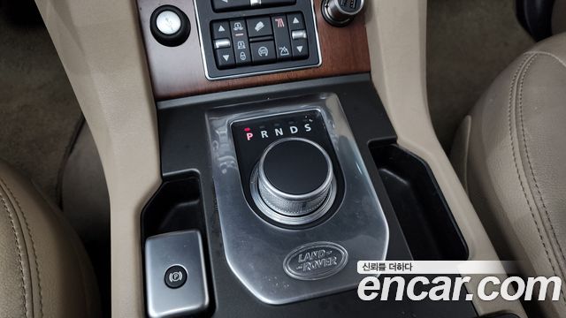 Land Rover Discovery 4 3.0 SDV6 SE 2016 — фото 9