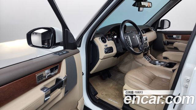 Land Rover Discovery 4 3.0 SDV6 SE 2016 — фото 10