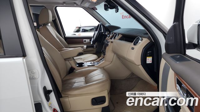 Land Rover Discovery 4 3.0 SDV6 SE 2016 — фото 11