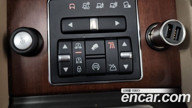 Land Rover Discovery 4 3.0 SDV6 SE 2016 — фото 16