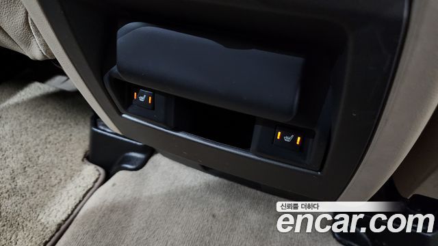 Land Rover Discovery 4 3.0 SDV6 SE 2016 — фото 18