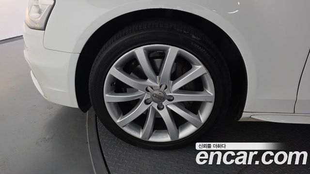 Audi A4 40 TFSI Quattro Dynamic B8 2015 — фото 5