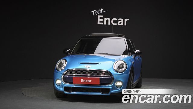 MINI Cooper S 5Door Standard 3rd 2018 — фото 3
