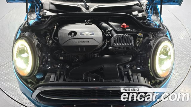MINI Cooper S 5Door Standard 3rd 2018 — фото 6