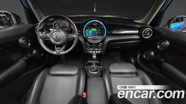 MINI Cooper S 5Door Standard 3rd 2018 — фото 7