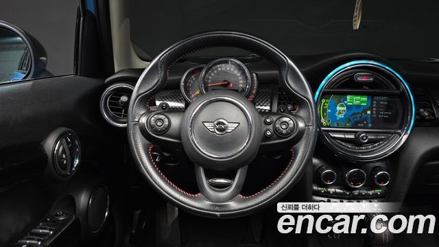MINI Cooper S 5Door Standard 3rd 2018 — фото 13