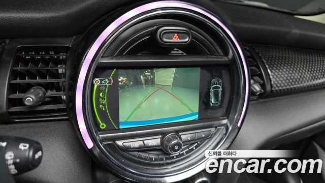 MINI Cooper S 5Door Standard 3rd 2018 — фото 16
