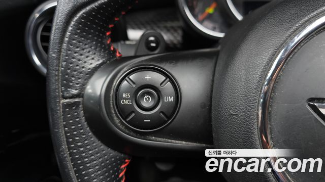 MINI Cooper S 5Door Standard 3rd 2018 — фото 18