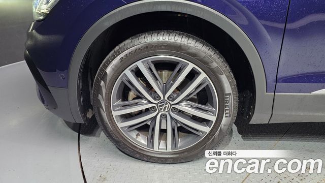 Volkswagen Tiguan Allspace 2.0 TSI Prestige 2023 — фото 5