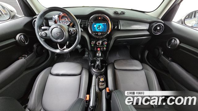 MINI Cooper 5Door Standard 3rd 2019 — фото 7