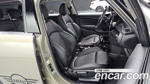 MINI Cooper 5Door Standard 3rd 2019 — фото 10