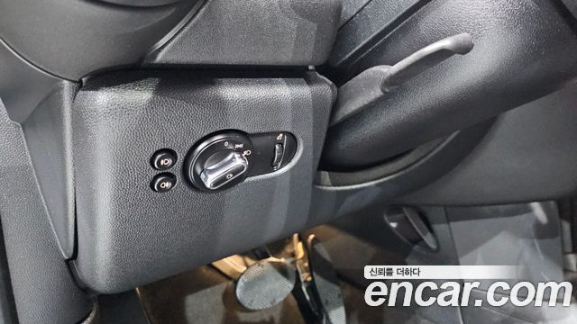 MINI Cooper 5Door Standard 3rd 2019 — фото 13