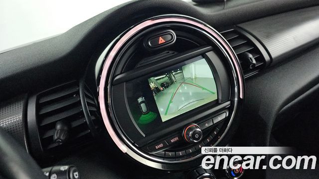 MINI Cooper 5Door Standard 3rd 2019 — фото 16