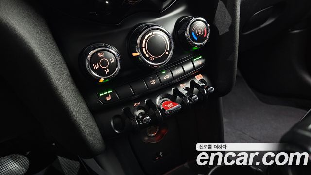 MINI Cooper 5Door Standard 3rd 2019 — фото 17