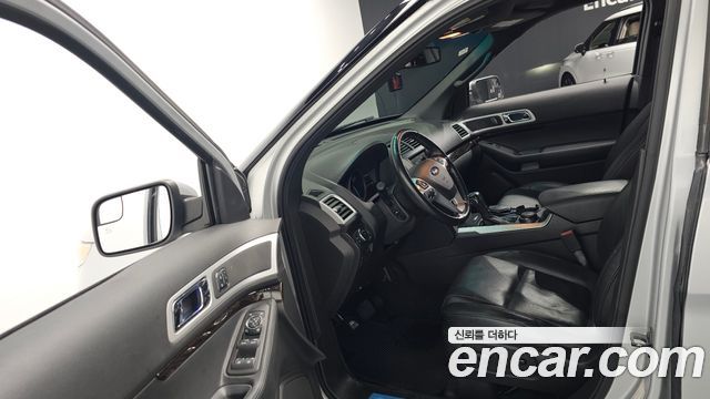 Ford Explorer 3.5 Limited 4WD 5th 2015 — фото 10