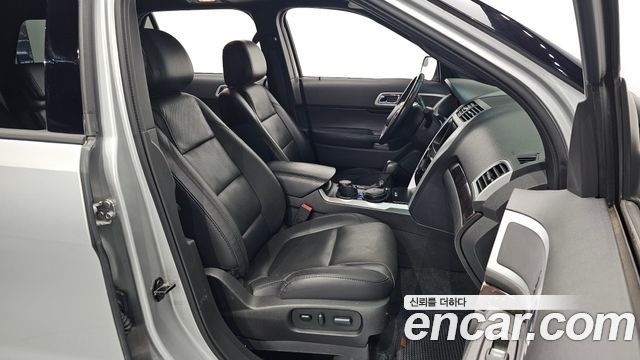 Ford Explorer 3.5 Limited 4WD 5th 2015 — фото 15