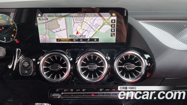 Mercedes-Benz GLA-Class (H247) GLA45 AMG 4MATIC+ 2023 — фото 18