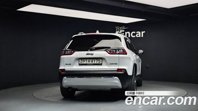 Jeep Cherokee (KL) 2.4 Limited AWD 2021 — фото 4