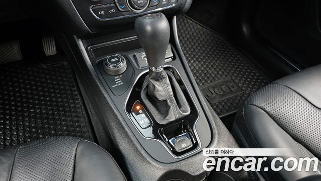 Jeep Cherokee (KL) 2.4 Limited AWD 2021 — фото 9