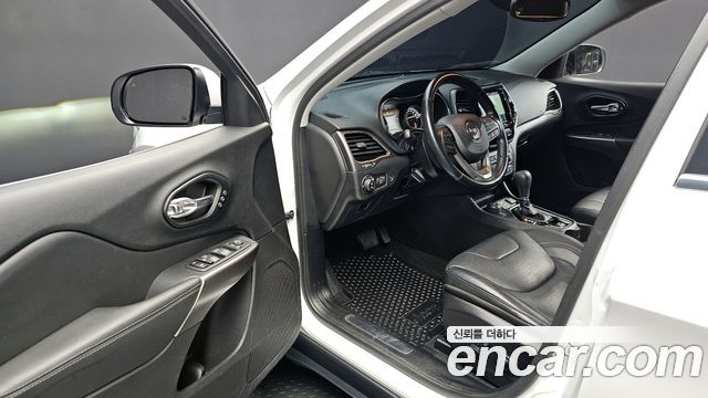Jeep Cherokee (KL) 2.4 Limited AWD 2021 — фото 11