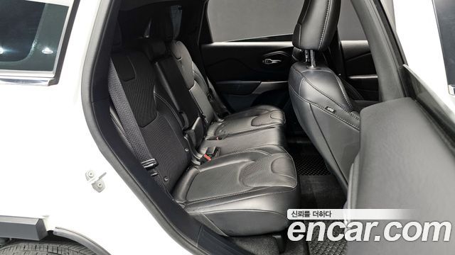 Jeep Cherokee (KL) 2.4 Limited AWD 2021 — фото 12