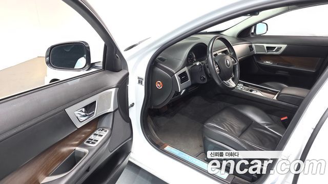 Jaguar XF 3.0D Luxury X250 2014 — фото 11