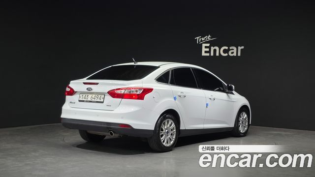 Ford Focus 2.0 Diesel Titanium 3rd 2015 — фото 2
