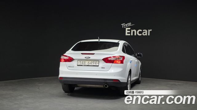 Ford Focus 2.0 Diesel Titanium 3rd 2015 — фото 4