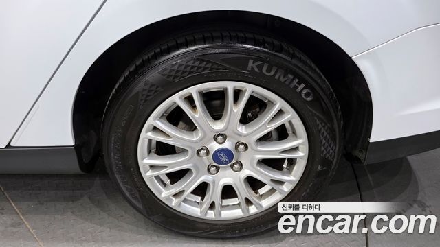 Ford Focus 2.0 Diesel Titanium 3rd 2015 — фото 5