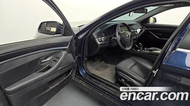 BMW 5 Series (F10) 520d xDrive 2015 — фото 10