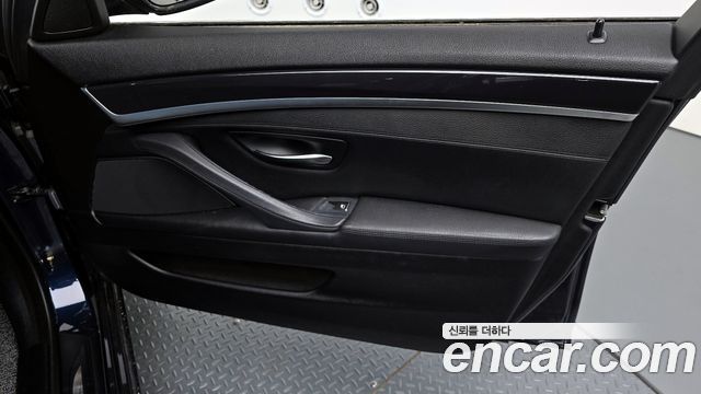 BMW 5 Series (F10) 520d xDrive 2015 — фото 28