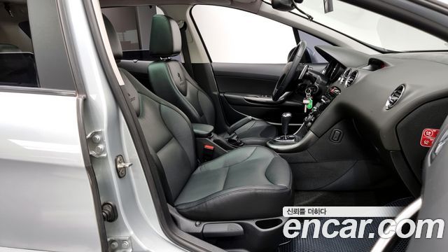 Peugeot 308SW 1.6 e-HDi First Generation 2013 — фото 11