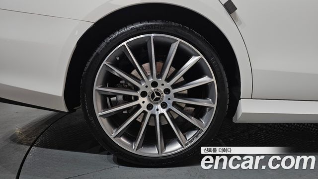 Mercedes-Benz E-Class (W213) E350 4MATIC AMG Line 2022 — фото 5