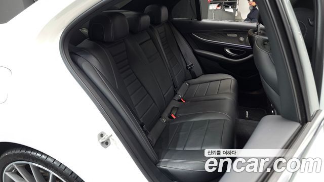 Mercedes-Benz E-Class (W213) E350 4MATIC AMG Line 2022 — фото 11