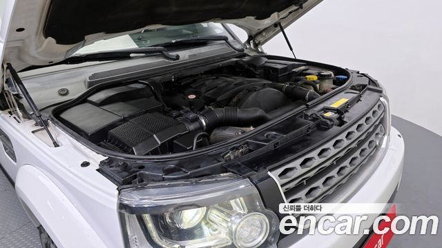 Land Rover Discovery 4 3.0 SDV6 SE 2015 — фото 6