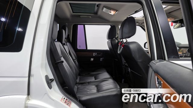Land Rover Discovery 4 3.0 SDV6 SE 2015 — фото 12
