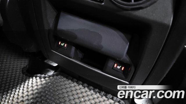 Land Rover Discovery 4 3.0 SDV6 SE 2015 — фото 19