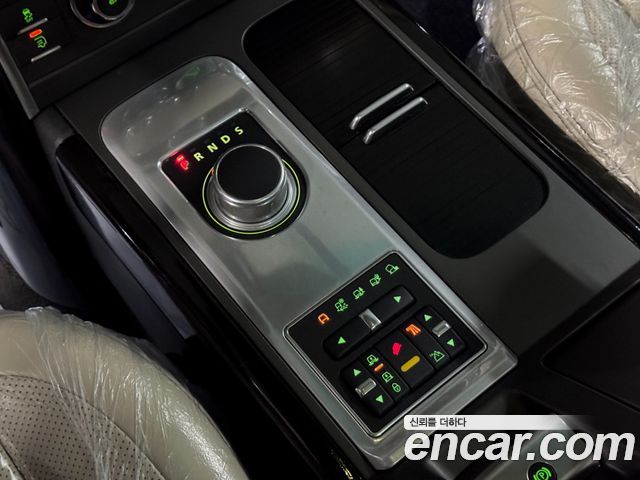 Land Rover Range Rover 4.4 TDV8 Vogue 2011 — фото 9