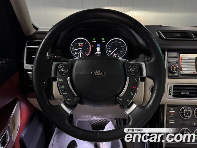Land Rover Range Rover 4.4 TDV8 Vogue 2011 — фото 15