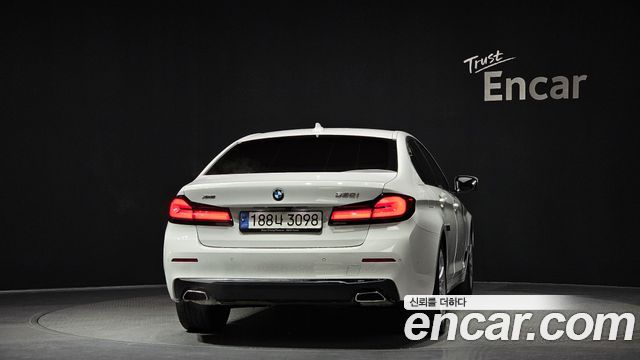 BMW 5 Series (G30) 530i xDrive Luxury 2023 — фото 4