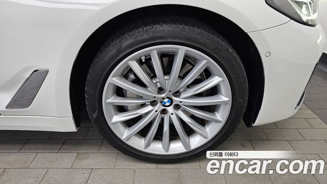 BMW 5 Series (G30) 530i xDrive Luxury 2023 — фото 5