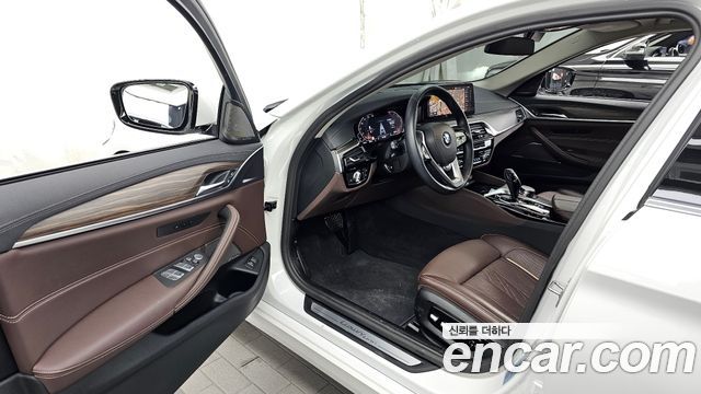 BMW 5 Series (G30) 530i xDrive Luxury 2023 — фото 10