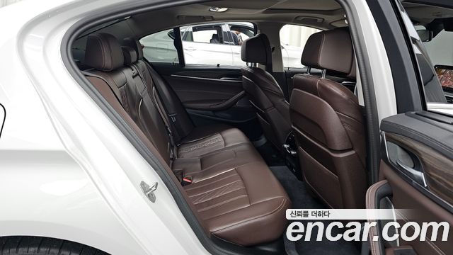 BMW 5 Series (G30) 530i xDrive Luxury 2023 — фото 12