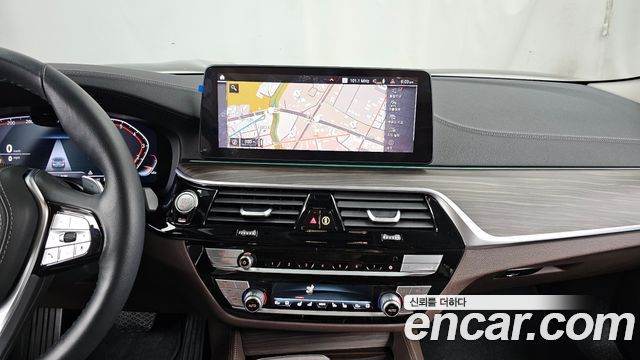 BMW 5 Series (G30) 530i xDrive Luxury 2023 — фото 14