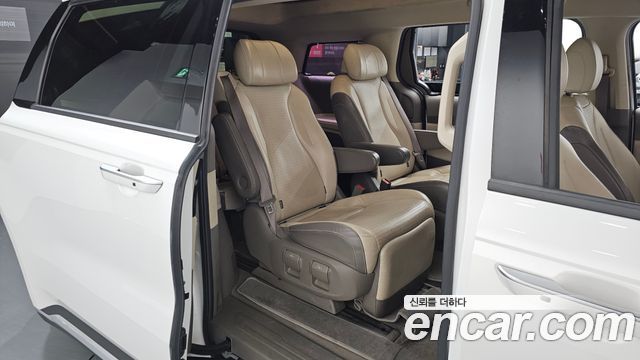 Kia Carnival (IV) Gasoline 7-Seater Hi-Limousine Signature 2021 — фото 12