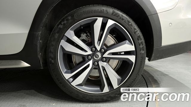 Volvo V60 Cross Country (II) B5 Pro AWD 2021 — фото 5