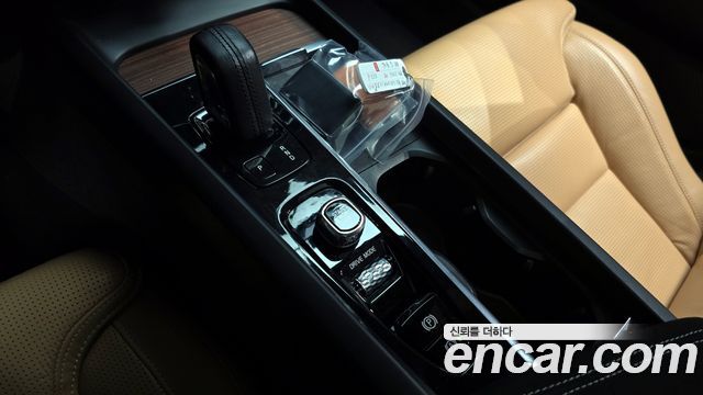 Volvo V60 Cross Country (II) B5 Pro AWD 2021 — фото 9