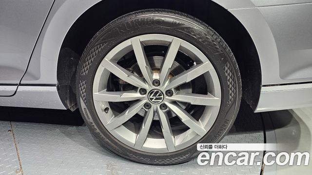 Volkswagen Passat GT (B8) 2.0 TDI Prestige 2022 — фото 5