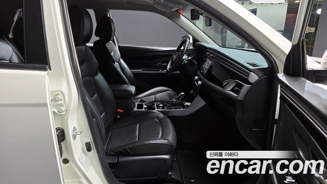 KG Mobility (SsangYong) Beautiful Korando Gasoline 1.5 2WD C5 Plus 2022 — фото 10